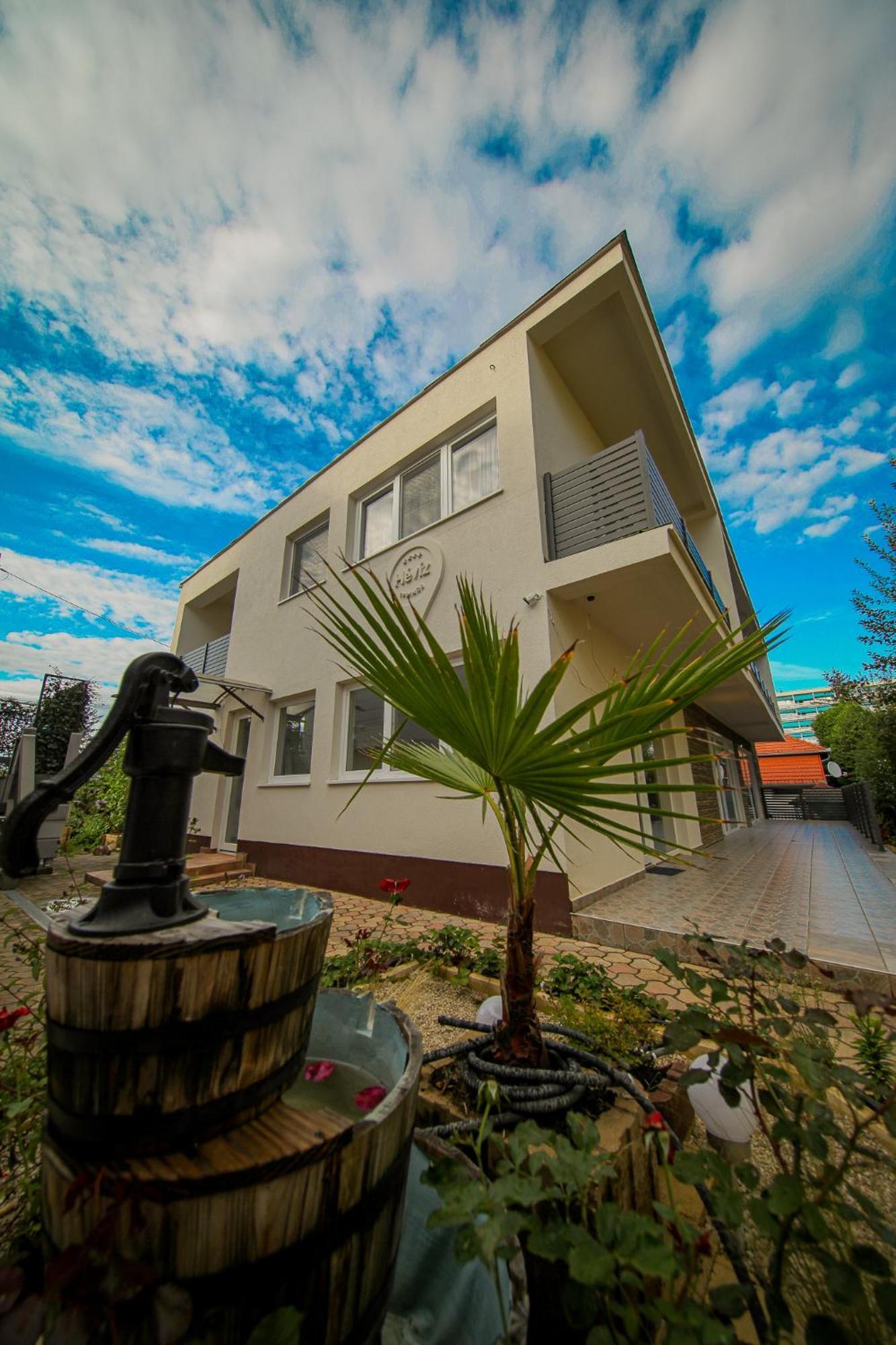 ****Heviz Springs Apartments Esterno foto