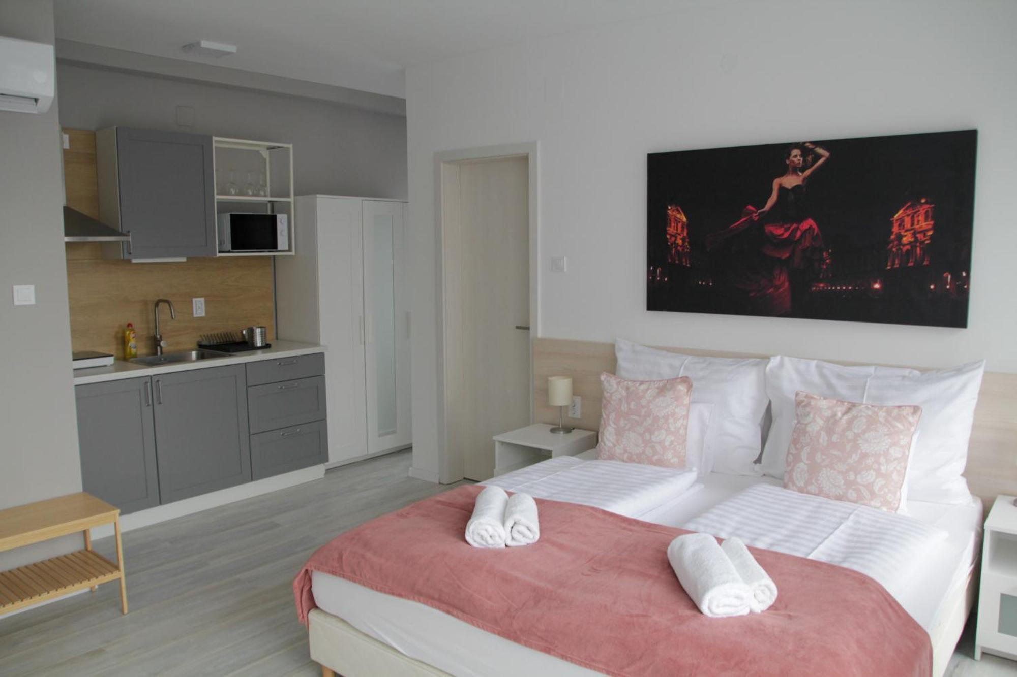 ****Heviz Springs Apartments Esterno foto